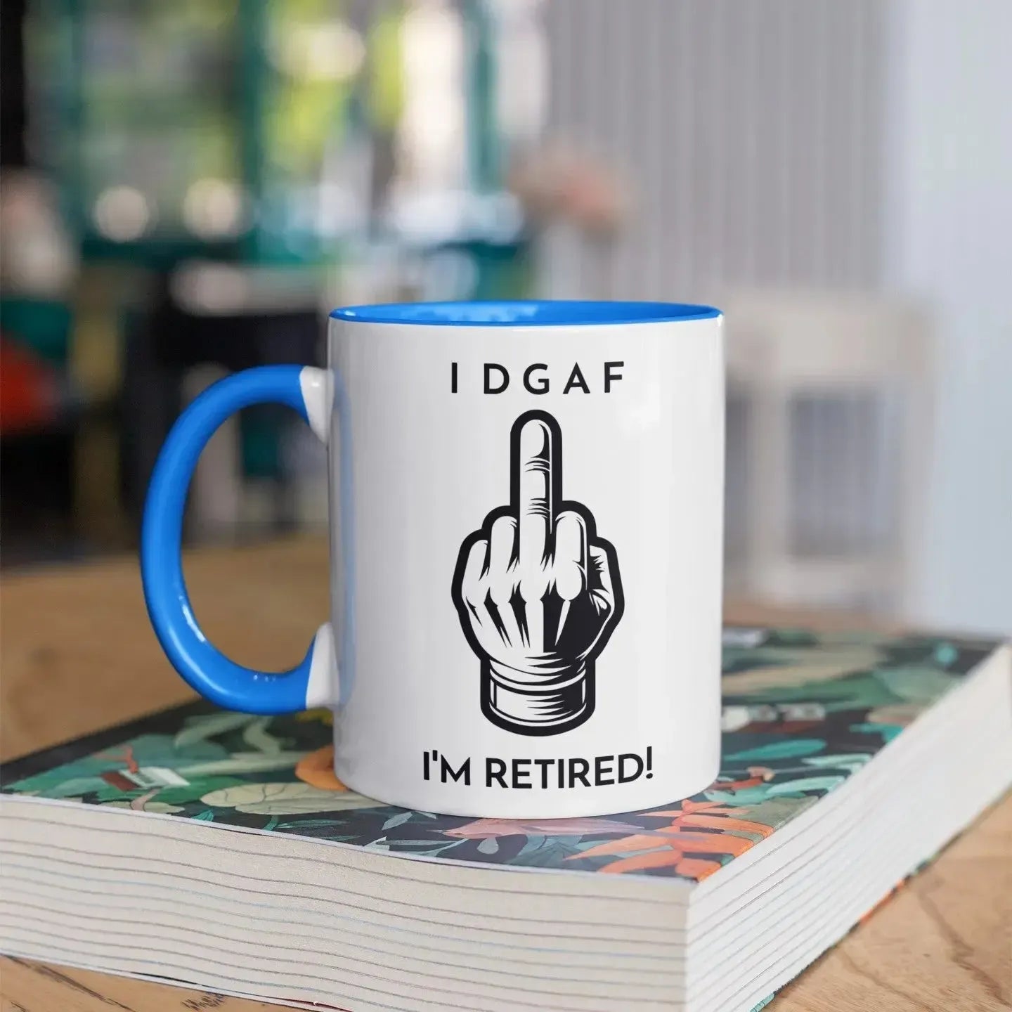 retirement-gift-mug-with-middle-finger-and-bold-im-retired