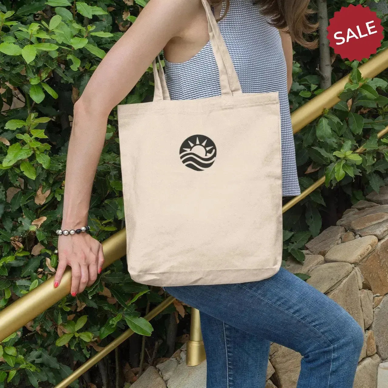 minimalist-line-art-sun-and-waves-tote-bag-design