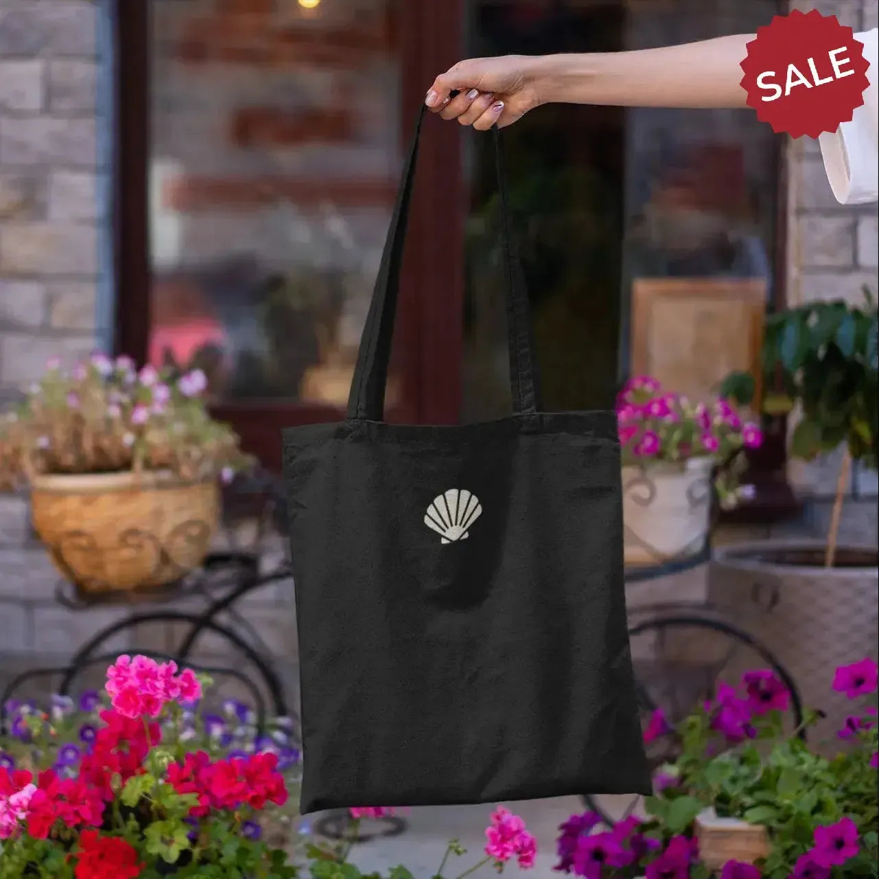 trendy-minimal-shell-bag-for-summer-style