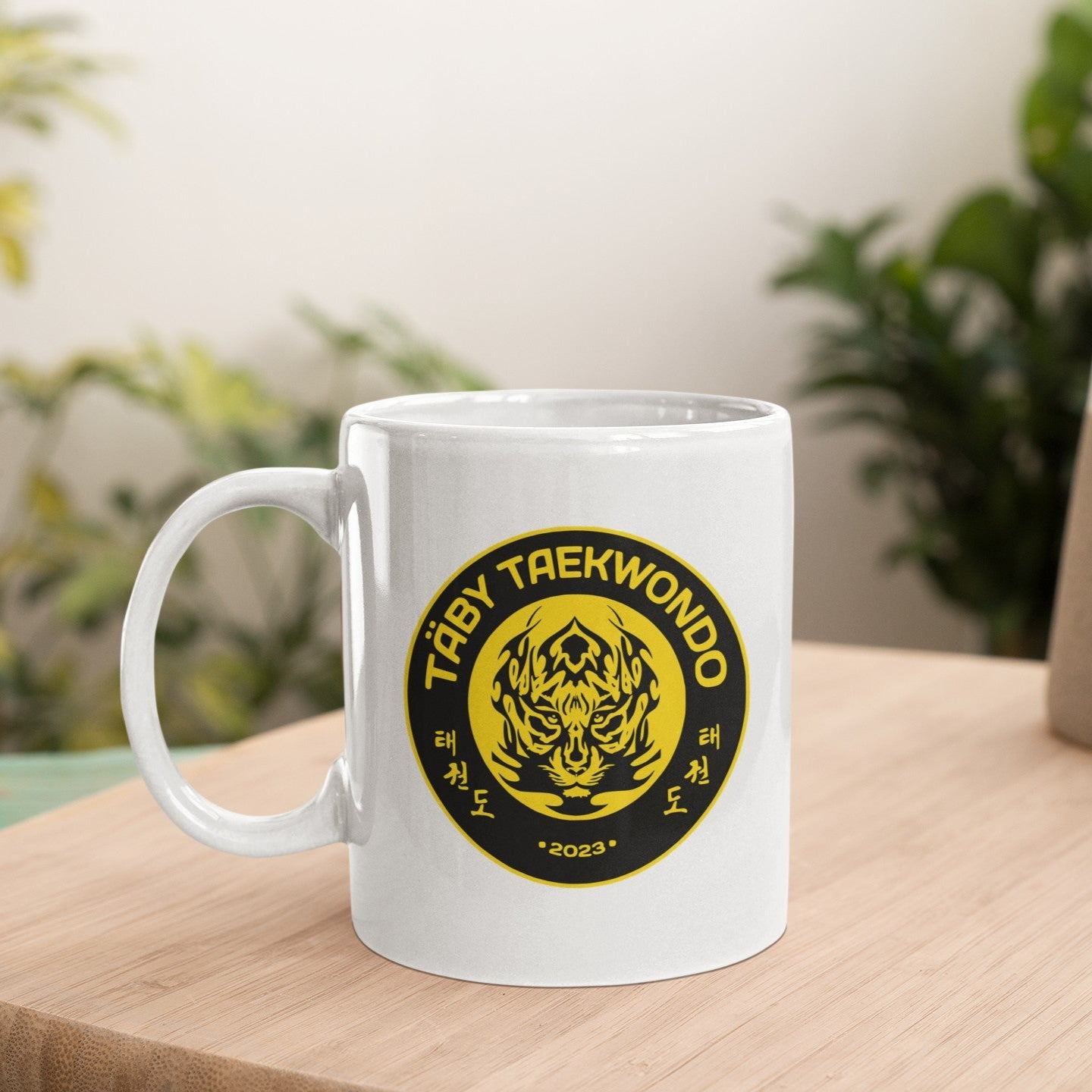 closeup-taekwondo-tiger-logo-mug-on-table