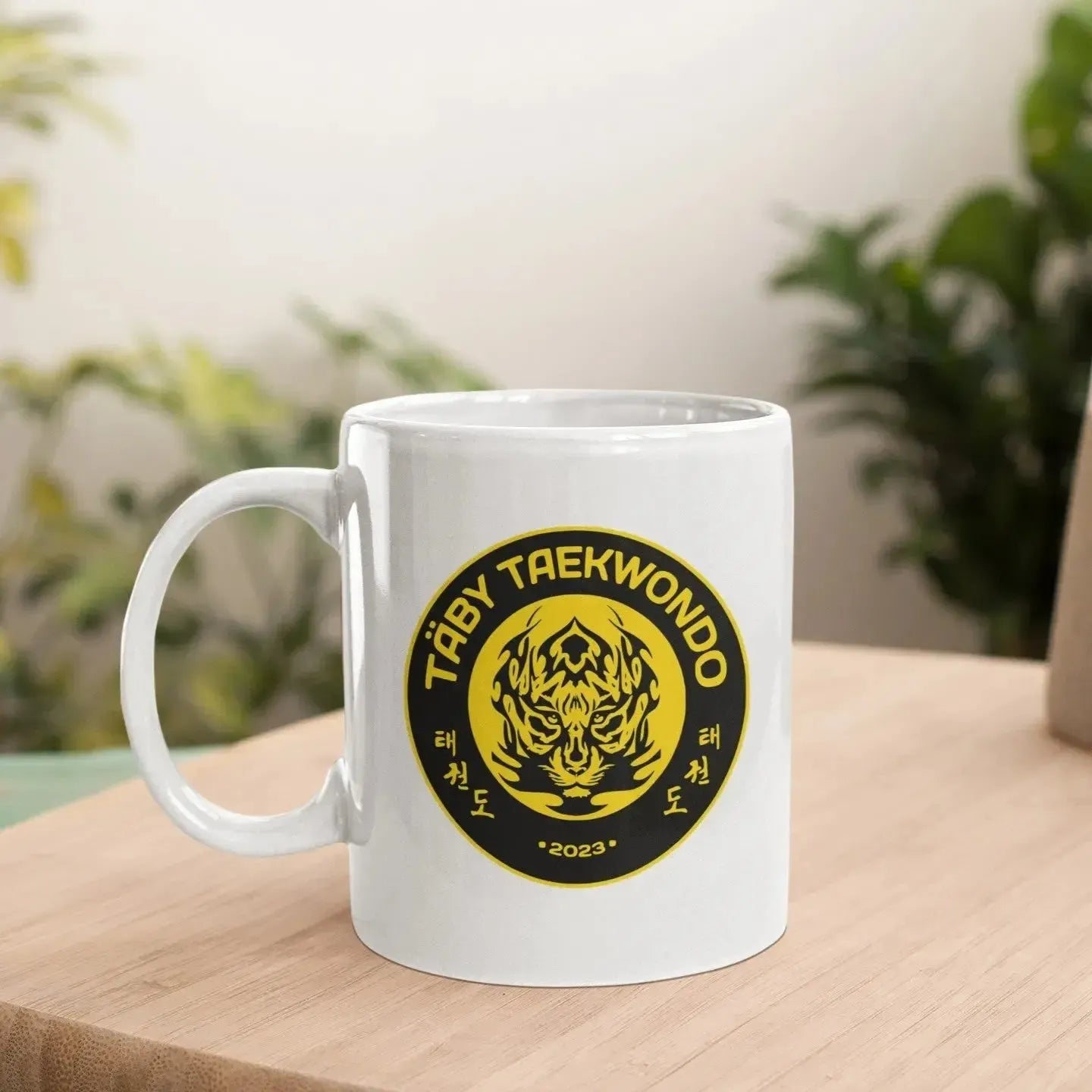 closeup-taekwondo-tiger-logo-mug-on-table
