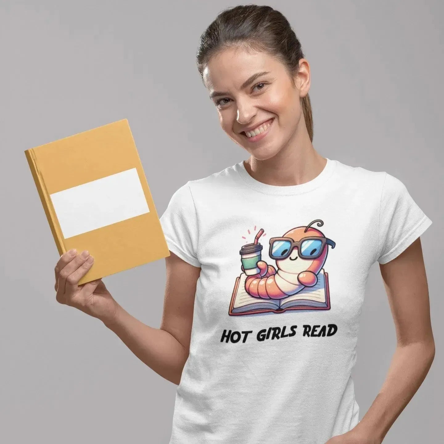 reading-aesthetic-bookworm-girls-tshirt